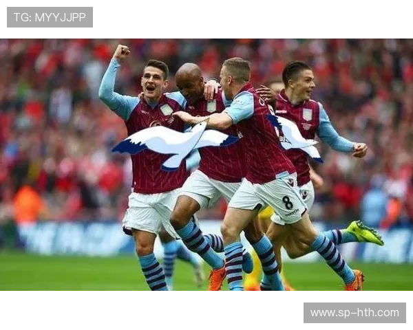 诺丁汉森林后卫威廉姆斯门线上演-上帝之手-，直红送点引爆争议